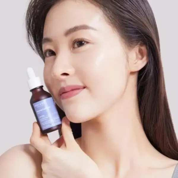 Υφή του MARY & MAY Marine Collagen Serum σε εφαρμογή στο δέρμα