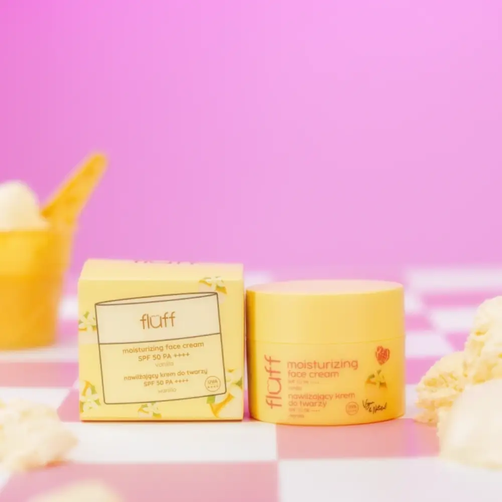 Εφαρμογή Fluff Vanilla SPF 50 Cream για λεία, φωτεινή και αναζωογονημένη επιδερμίδα